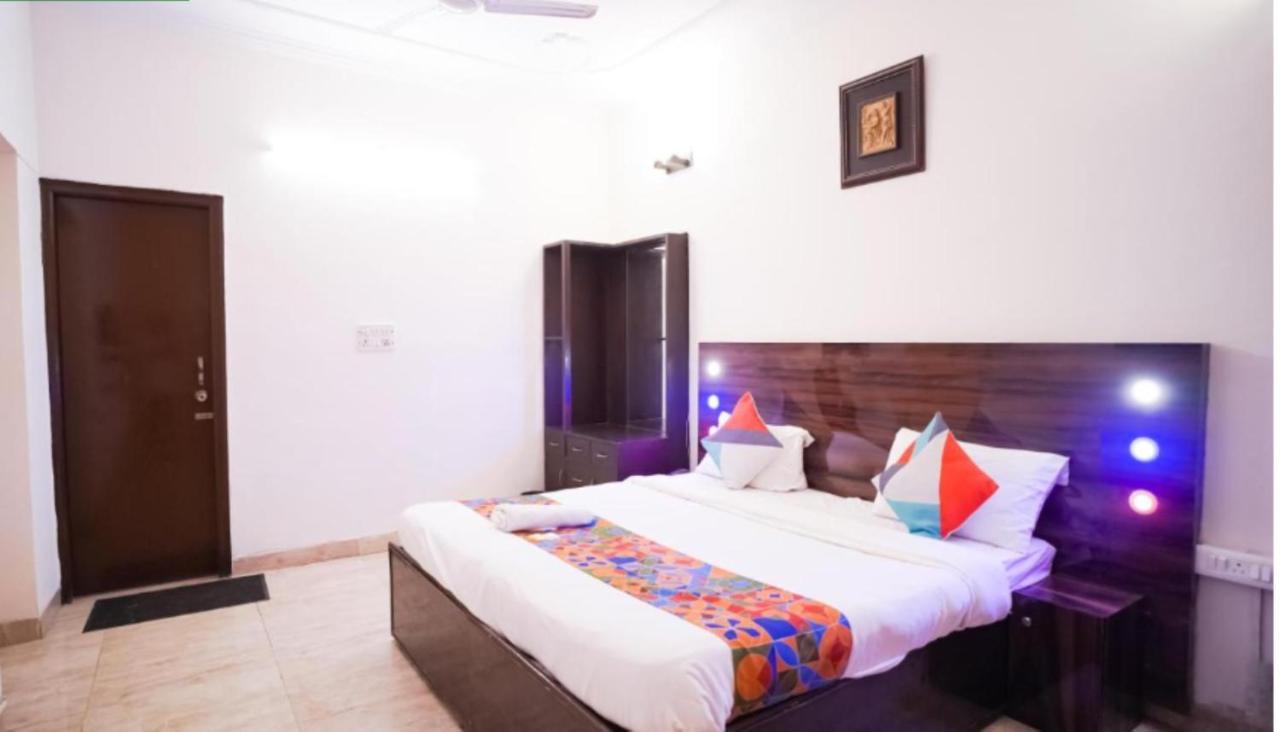 Hotel The Oscar - Kailash Colony New Delhi
